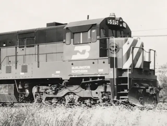 Burlington Northern Railroad BN #5915 U30C Locomotive Train B&W Photo Eola IL