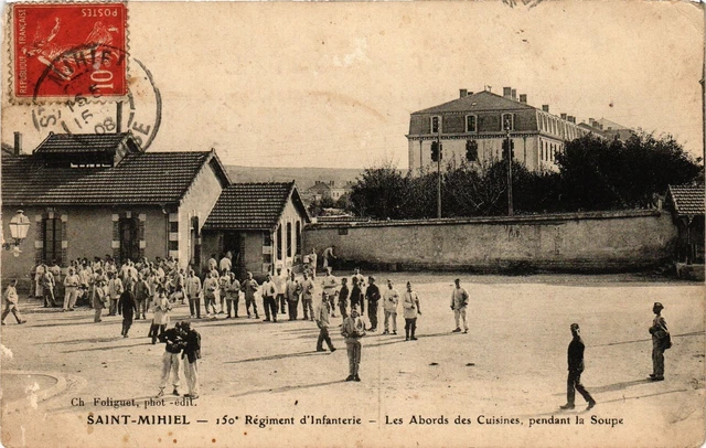 CPA Saint Mihiel-Les Abords des Cuisines pendant la Soupe (184068)