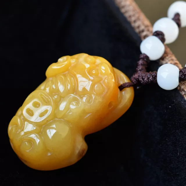 Joli mini Pendentif Animal Légendaire Pixiu en Jade Jaune