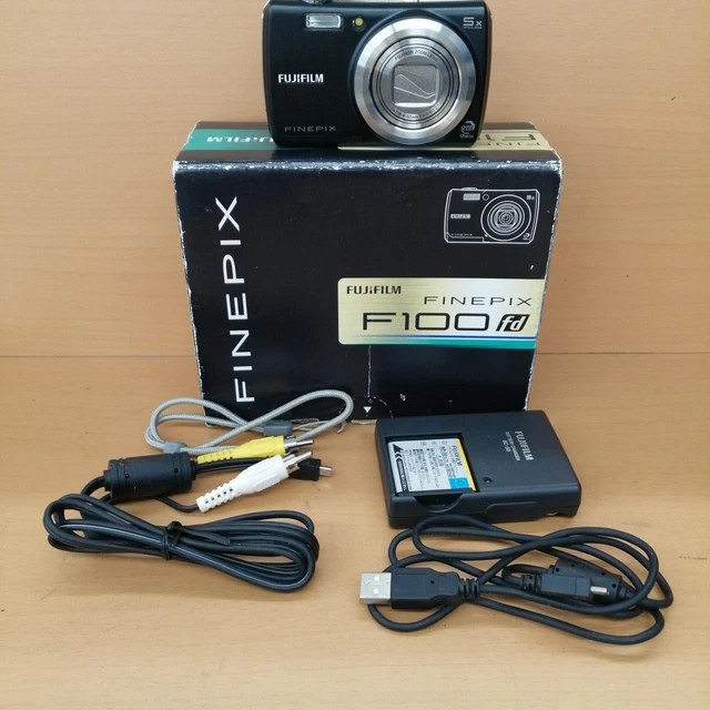 FUJIFILM FINEPIX F1000 EXR Compact Digital Camera From Japan