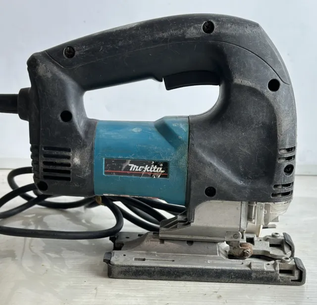 Makita 4340CT Orbital Action Jig Saw 720 watts 240 volts In Good Condition