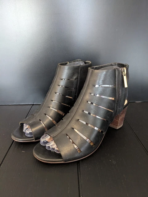 Deloria ivy clarks deals