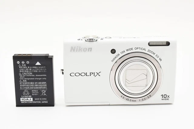 【美品】Nikon COOLPIX S6200 ホワイト Nikon Coolpix S6200 digital camera W/Battery, Charger Silver