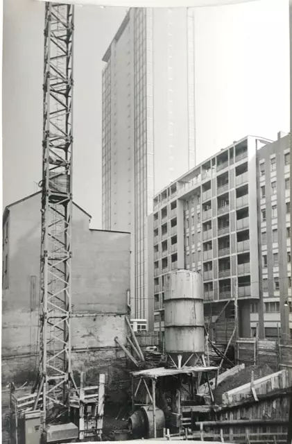 Milano: La Torre Galfa in costruzione, 2 foto  1956-59, F.lli Bernardi, Milano