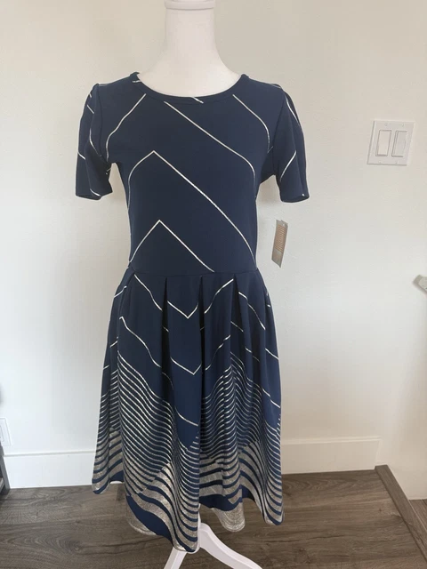 LULAROE AMELIA ELEGANT Black Rainbow Sequin Metallic Dress Large $30.00 - PicClick LULAROE AMELIA ELEGANT Black Rainbow Sequin Metallic Dress Large $30.00 - PicClick