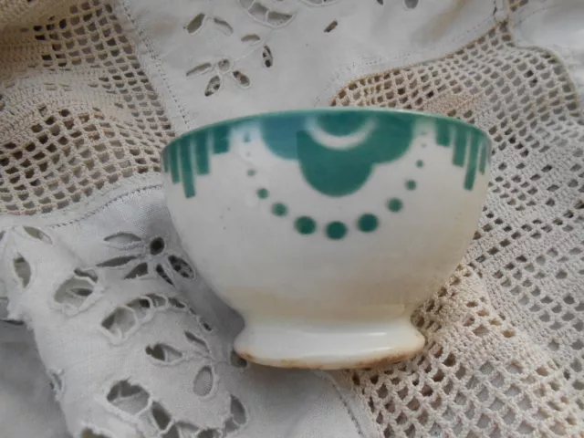 joli petit bol très  ancien , rare décor de fleurs vert et blanc style Digoin