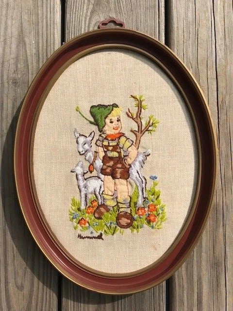 De colección Hummel crewel bordado pieza terminada niño y cabras flores ovaladas enmarcadas