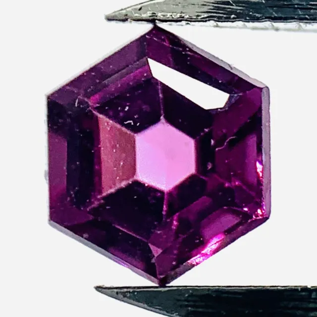 Echter Roter Rhodolith Hexagon 0.4ct 4.7x4.1mm