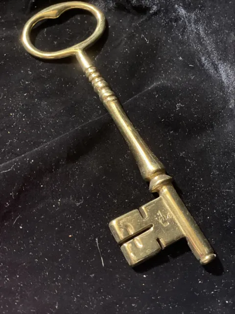 Williamsburg Restoration Brass Key