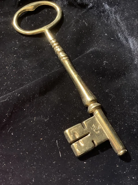 Williamsburg Restoration Brass Key