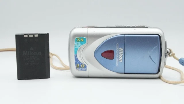 NIKON COOLPIX E2500 Blue Compact Digital Camera Tested Working