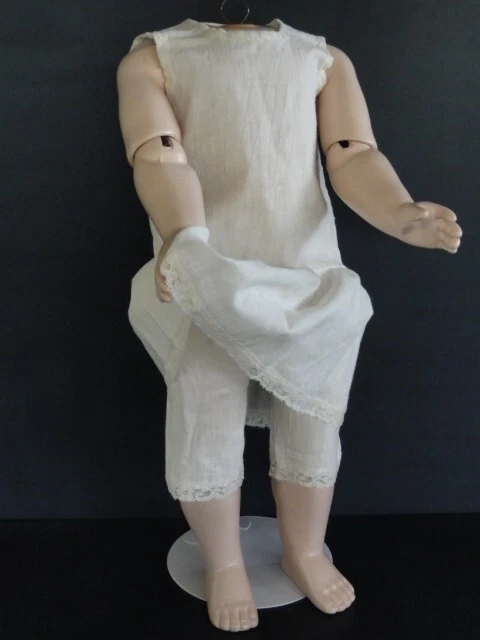 ROBE en soie parme pour POUPÉE ANCIENNE ou MODERNE de 73 cm
