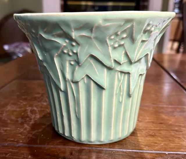 VINTAGE MCCOY Pottery Large Green IVY & BERRIES Planter Flower Pot