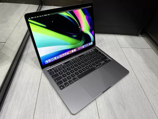 Apple MacBook Pro 13.3” Retina 2020 512GB SSD 16GB Ram 8C CPU 8C GPU M1 - Grey