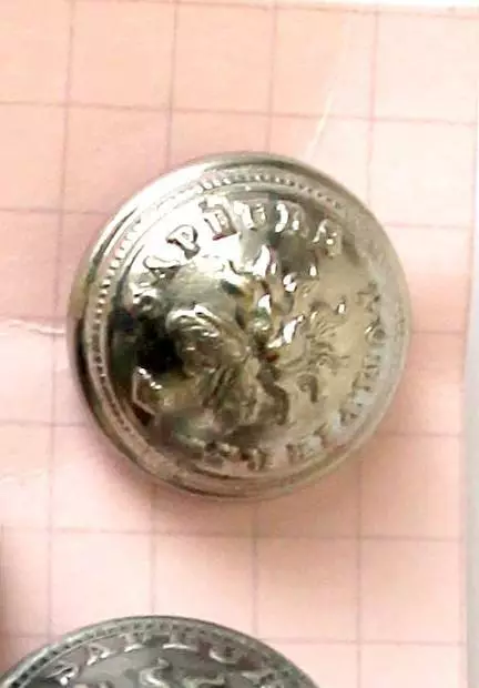 BOUTON SEMI-BOMBÉ SAPEURS POMPIERS BUTTON UNIFORME ANCIEN - GRENADE  D:17mm RARE