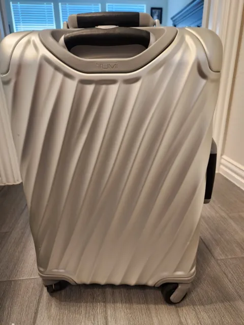 Tumi 19° International Carry On Aluminum Suitcase 3