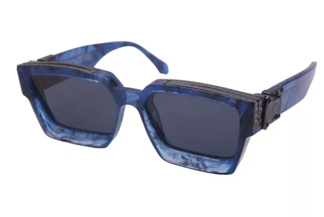 Shop Louis Vuitton 1.1 Evidence Sunglasses (Z1502W, Z1502E) by Bellaris
