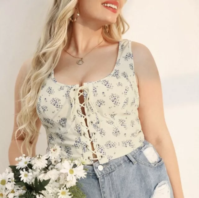 White Floral Textured Boned Corset