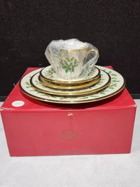 NEW Lenox Holiday MILLENNIUM Christmas China 5 Piece Place Setting IN BOX