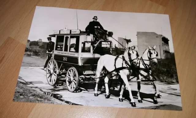 Postkarte Ansichtskarte BVG Berlin Zweispänniger Pferdeomnibus 1897 Serie 1 top