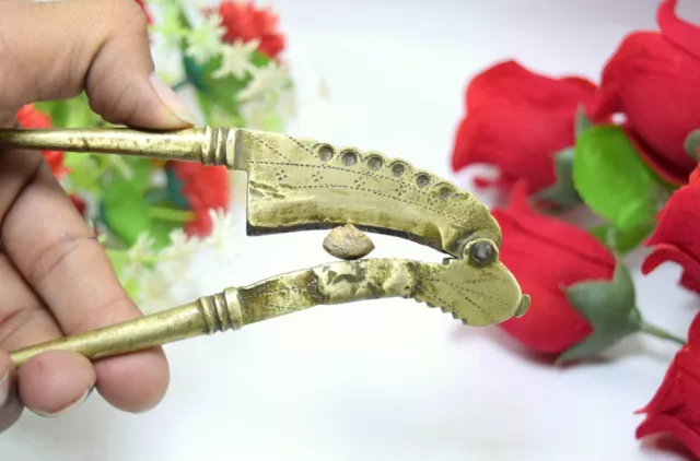Antique Indian Nice Work Design Brass Betel Nut Cutter Collectible. i12-152
