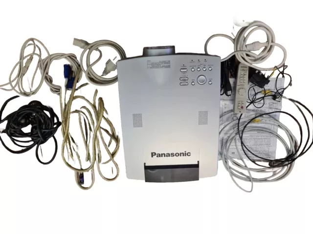 Panasonic PT L780NTE Projektor/Beamer   Neuwertig