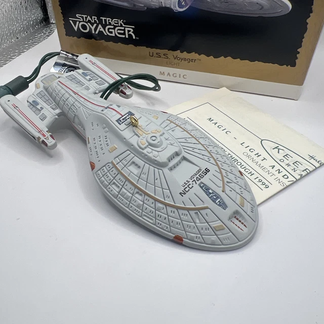 STAR TREK U.S.S Voyager Magic Light Christmas Hallmark Keepsake