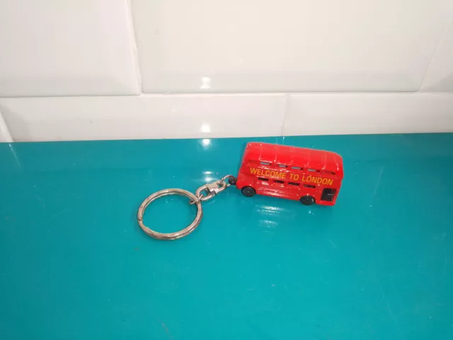 Voiture miniature petit porte clef en métal london double decker bus