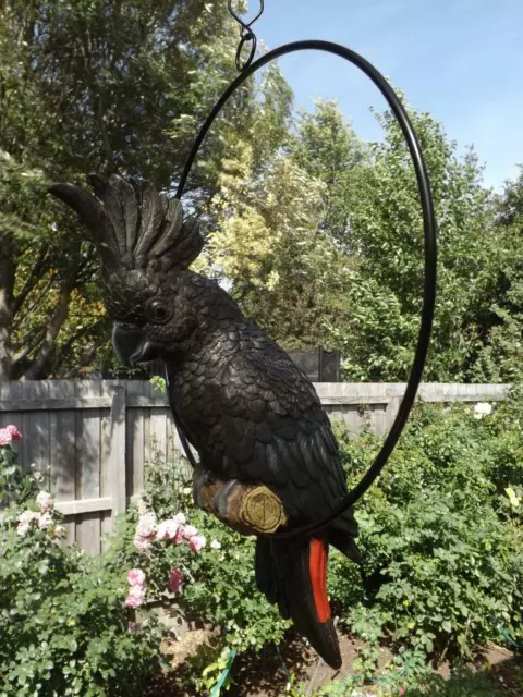 34cm BEAUTIFULL BLACK HANGING COCKATOO BIRD IN RING GARDEN FIGURINE RESIN  NEW