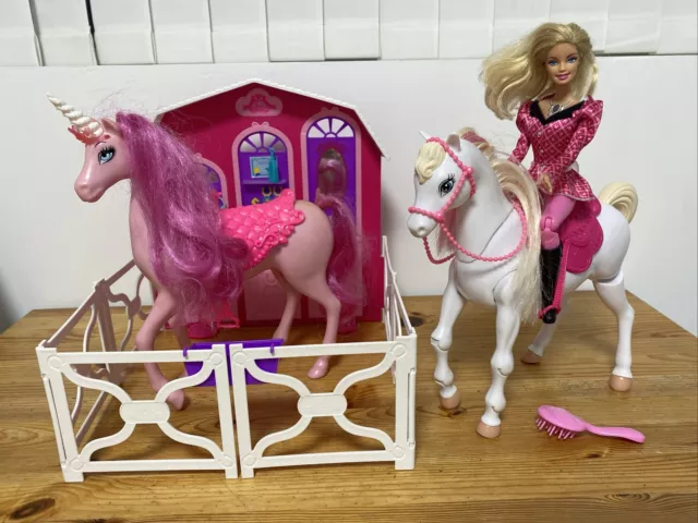 Barbie foldable stable, horse, Unicorn and accessories
