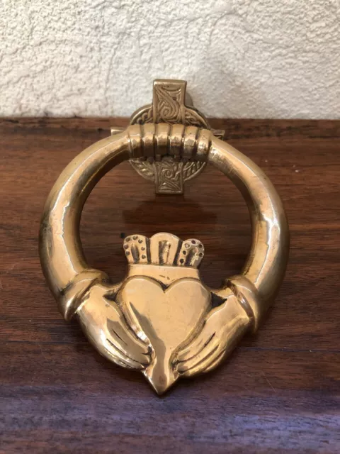 Heurtoir, marteau de porte en laiton massif - Coeur dans les mains