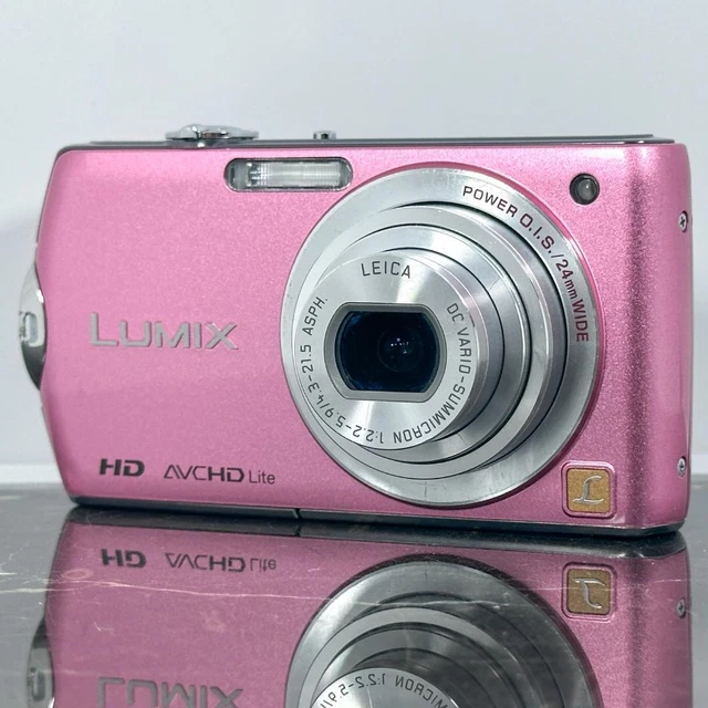 PANASONIC LUMIX DMC-FX70 Pink Compact Camera Kit Includes