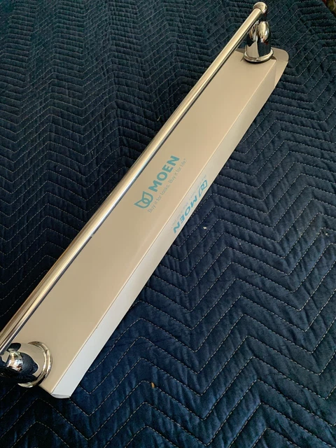 Moen Towel Bar and Toilet Paper Roll Holder
