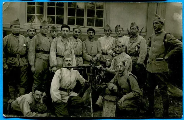CPA PHOTO : Soldats du 99° Régiment d'Infanterie et mitrailleuse
