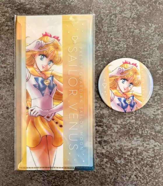 Pretty Guardian Sailor Moon Museum Multi Case + Badge 2er Set Sailor Venus 2