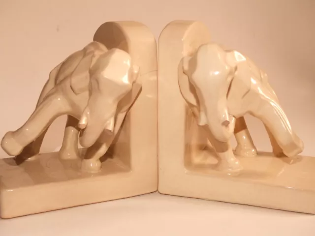 Paire de serres livres éléphants . Céramique art déco d'Henri Delcourt . 2° lot