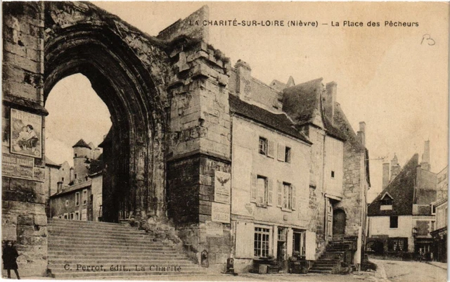 CPA La CHARITÉ-sur-LOIRE - La Place des Pecheurs (456561)