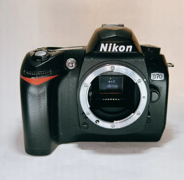 【Top Mint】Nikon D70 6.1MP Digital SLR Camera - Black (Body Only) from Japan #102