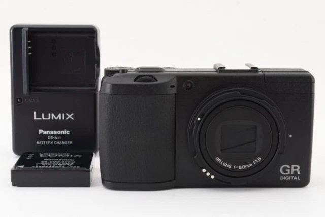 RICOH Digital Camera GR III Black DIGITAL GR3 W/ Battery Charger Fast Shipping