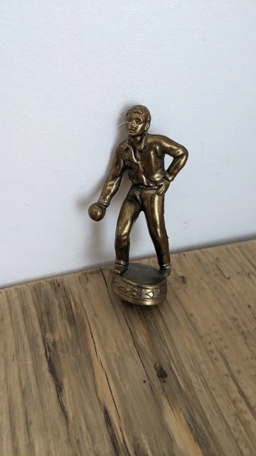 Santon Joueur de Pétanque Panisse Pointant 9 cm