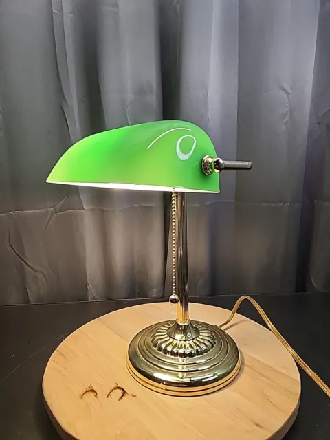 Bankers Desk Lamp Green Glass Shade Brass Tone Base Pull Chain Small Chip