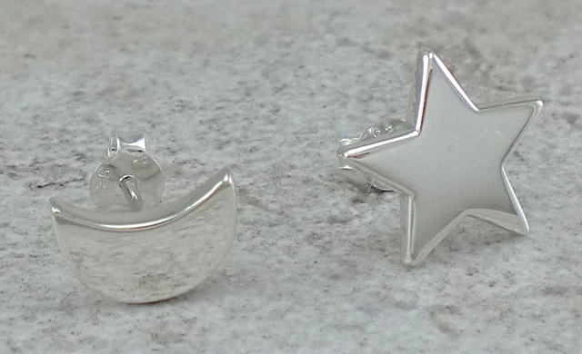 CUTE 925 STERLING SILVER HIGH POLISH MOON and STAR STUD EARRINGS style# e1302