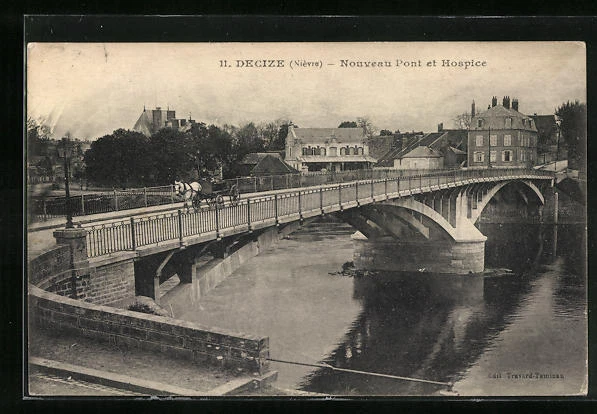 CPA Decize, Nouveau Pont et Hospice