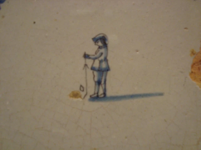 17th century delft handpainted dutch  tile,around 1660 , golf, sport  kolf 2