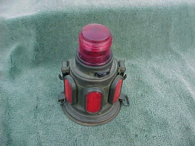 Vintage Red Airport Runway / Emergency Vehicle Beacon Light Untested