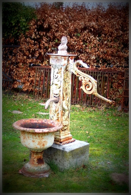 Pumpe Brunnen Quell Wasserspeier Empire Eisen Stadtmobiliar Kaiserreich