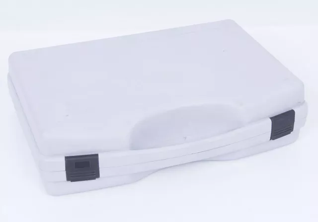 Estuche de plástico duro Tekno 2011 con inserto de espuma