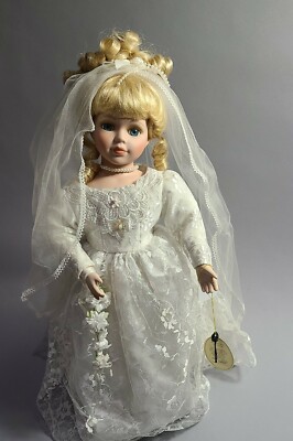 #284*- Beautiful 16" Porcelain Bride Doll ♡ Emerald Doll Collection ♡ Blonde