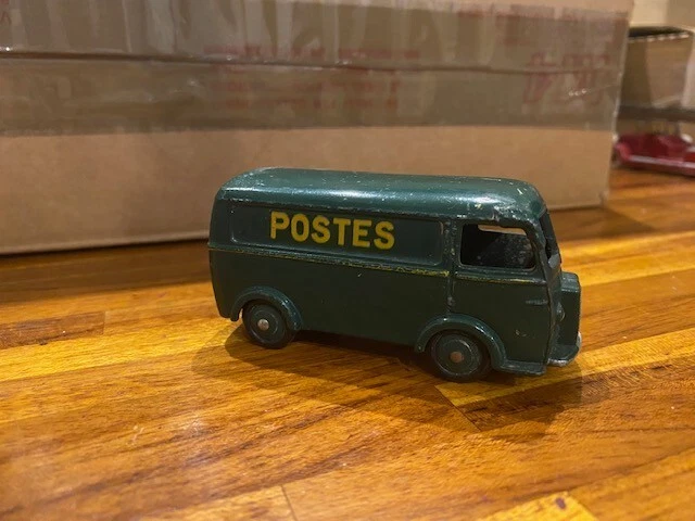 Dinky Toys meccano 1/43 - Peugeot D3A Poste  Ref  25 BV