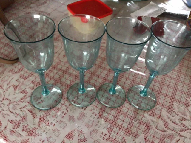 Tupperware Elegant Wine Glasses Set Of 4 Aqua  Acrylic